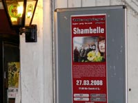 shambelle-Plakat vor der Mausefalle (Foto: K. Weis)